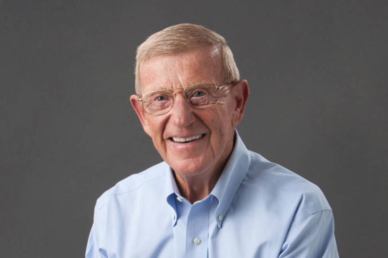 Lou Holtz: Info and Biography